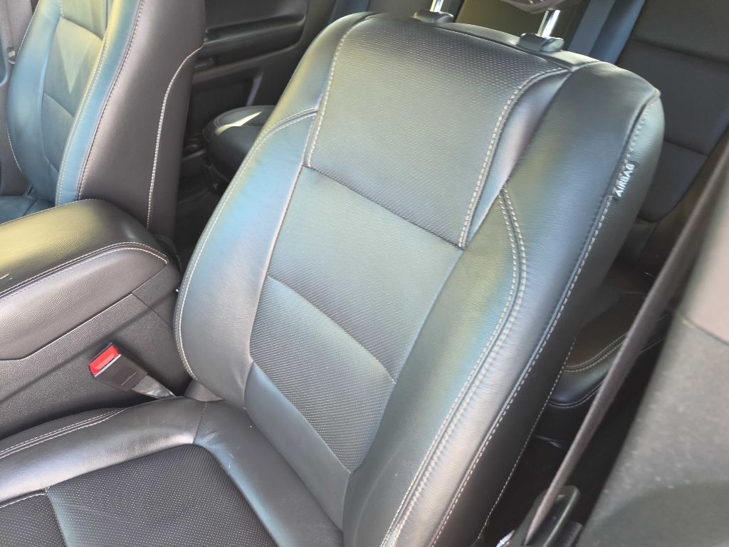 Photo 12 of this FORD EXPLORER