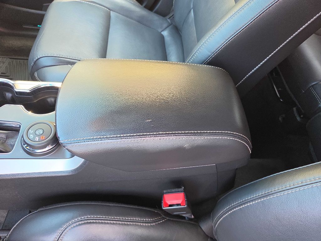 Photo 13 of this FORD EXPLORER