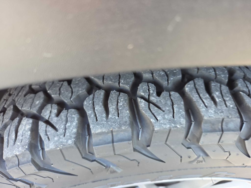 Photo 35 of this FORD EXPLORER
