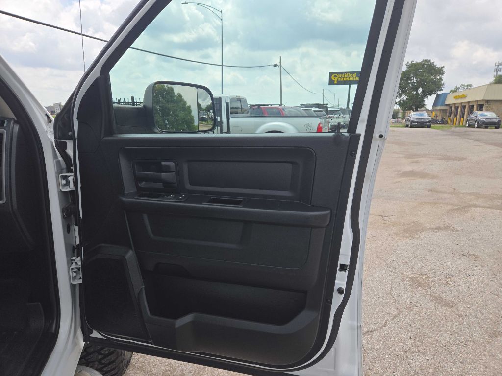 Photo 23 of this RAM 1500
