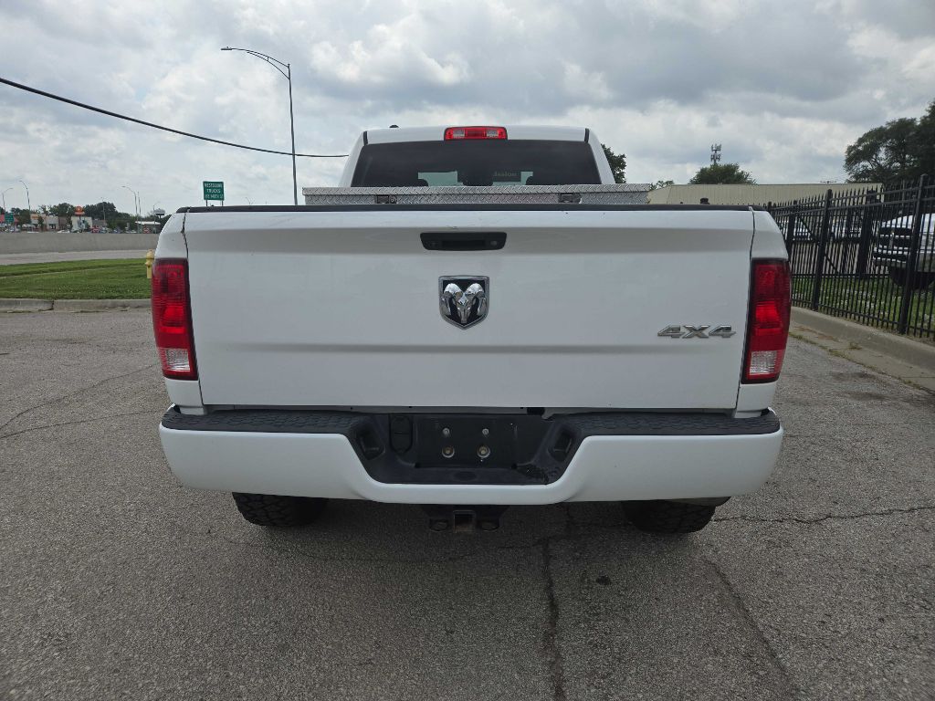 Photo 2 of this RAM 1500