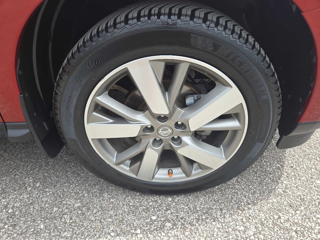 Photo 39 of this NISSAN PATHFINDER