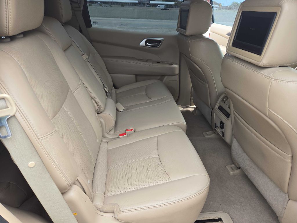 Photo 18 of this NISSAN PATHFINDER