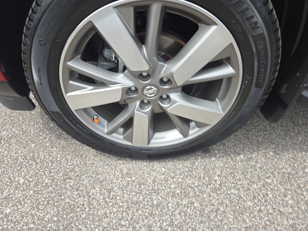 Photo 33 of this NISSAN PATHFINDER