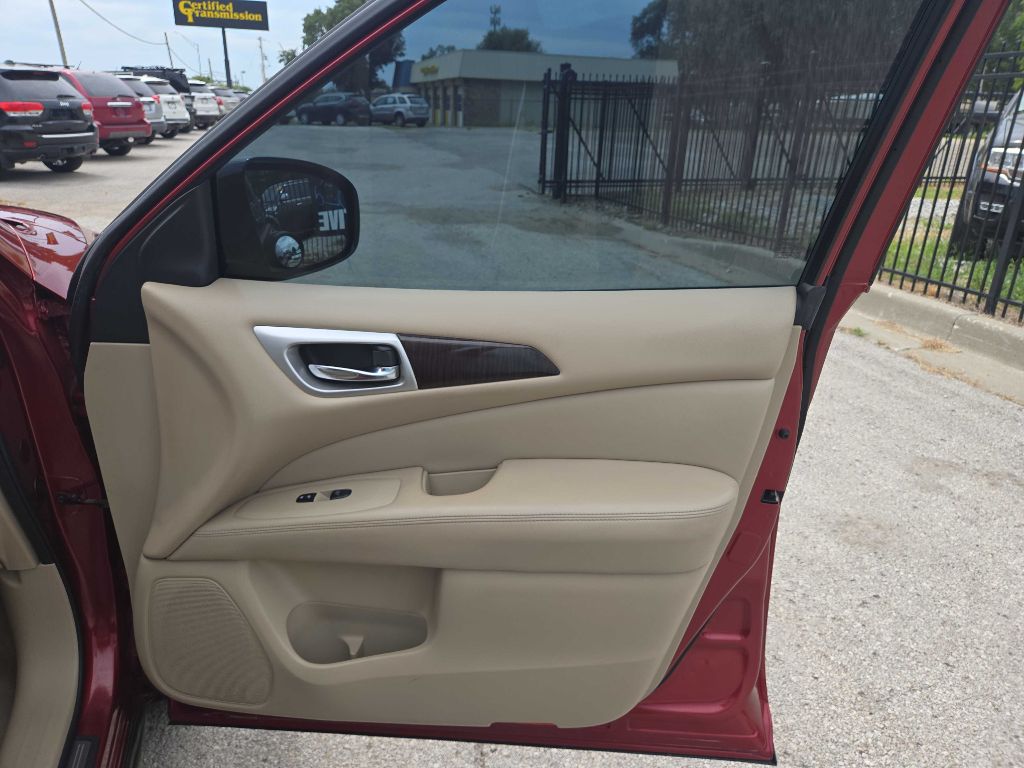 Photo 22 of this NISSAN PATHFINDER