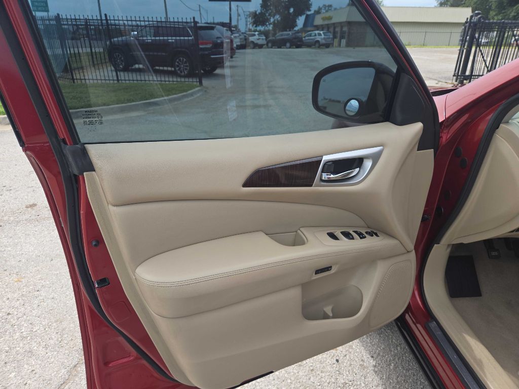 Photo 9 of this NISSAN PATHFINDER