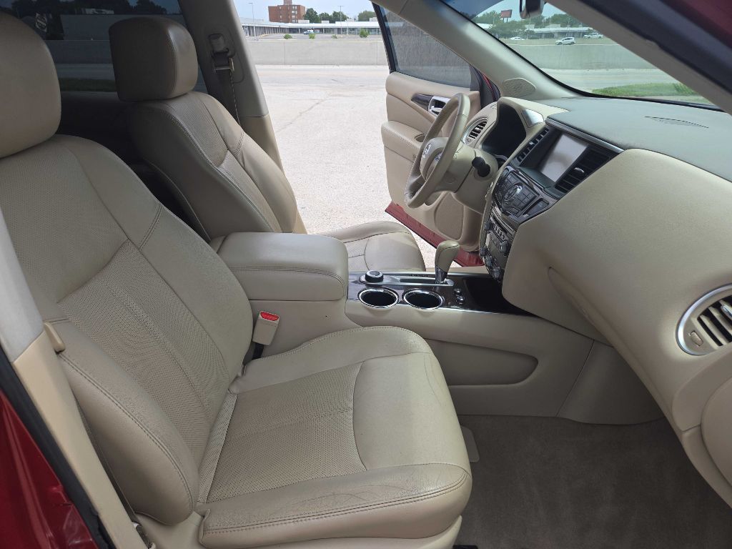 Photo 23 of this NISSAN PATHFINDER