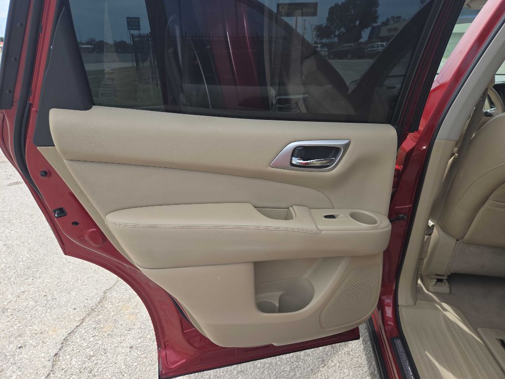 Photo 12 of this NISSAN PATHFINDER