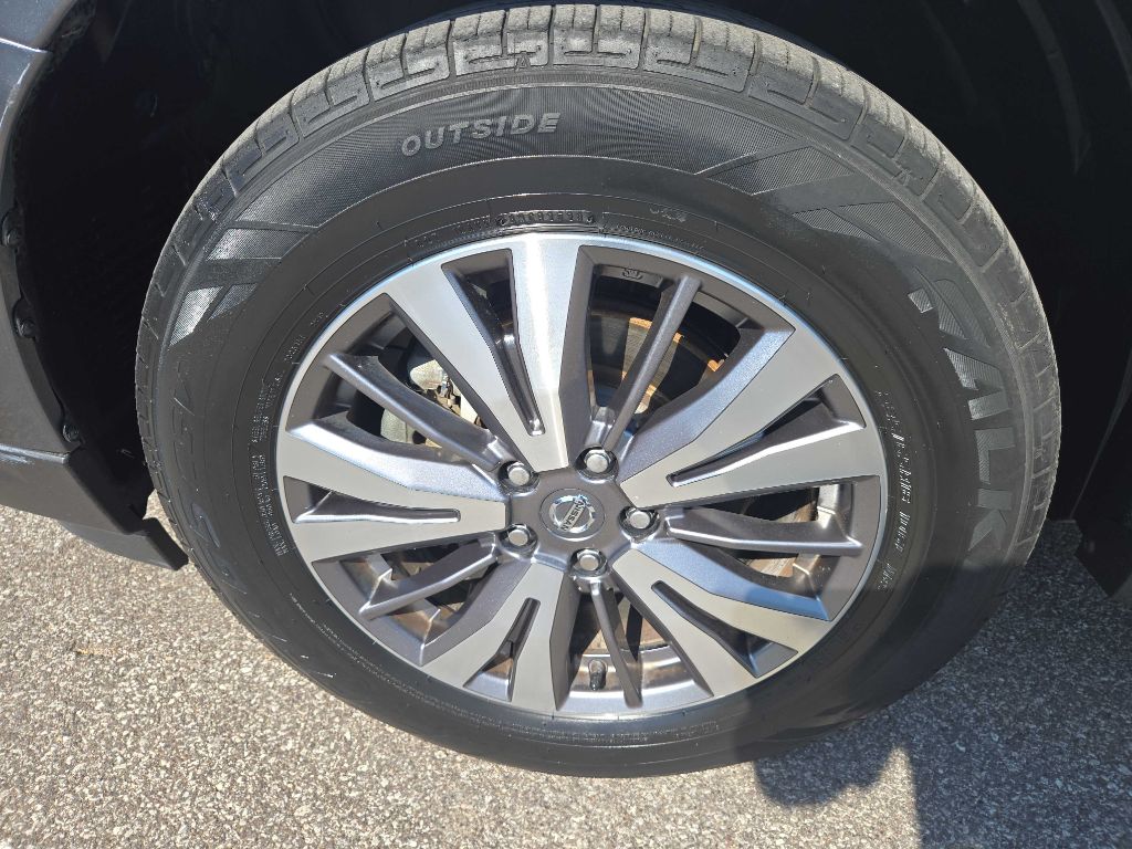 Photo 33 of this NISSAN PATHFINDER