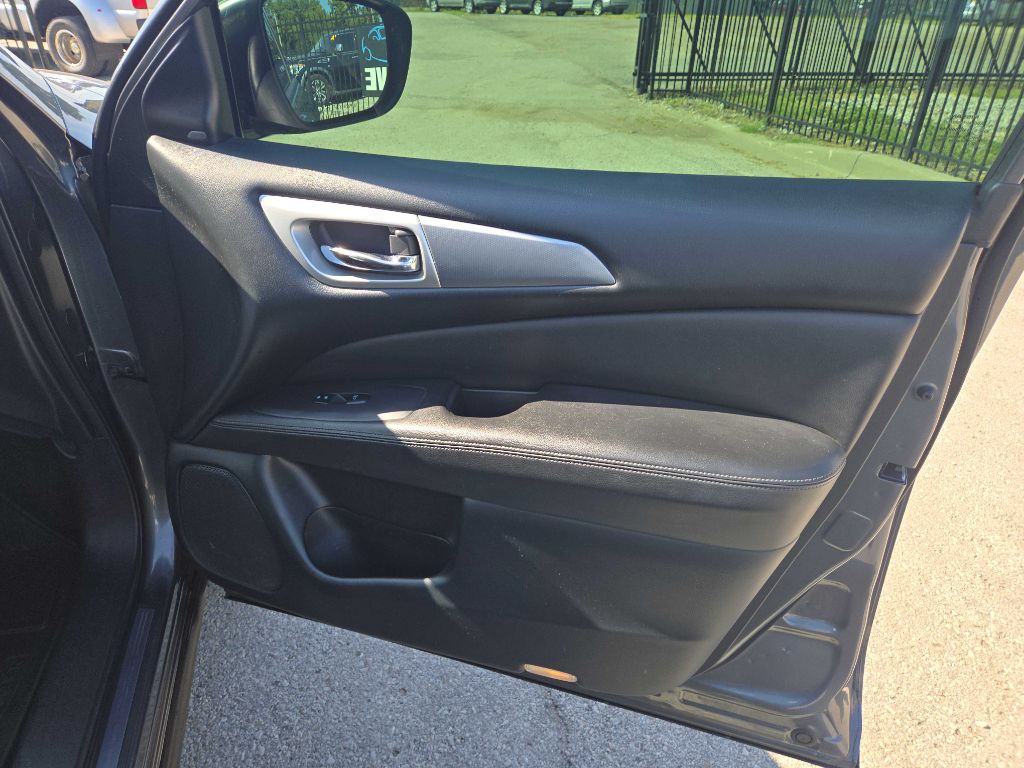 Photo 22 of this NISSAN PATHFINDER