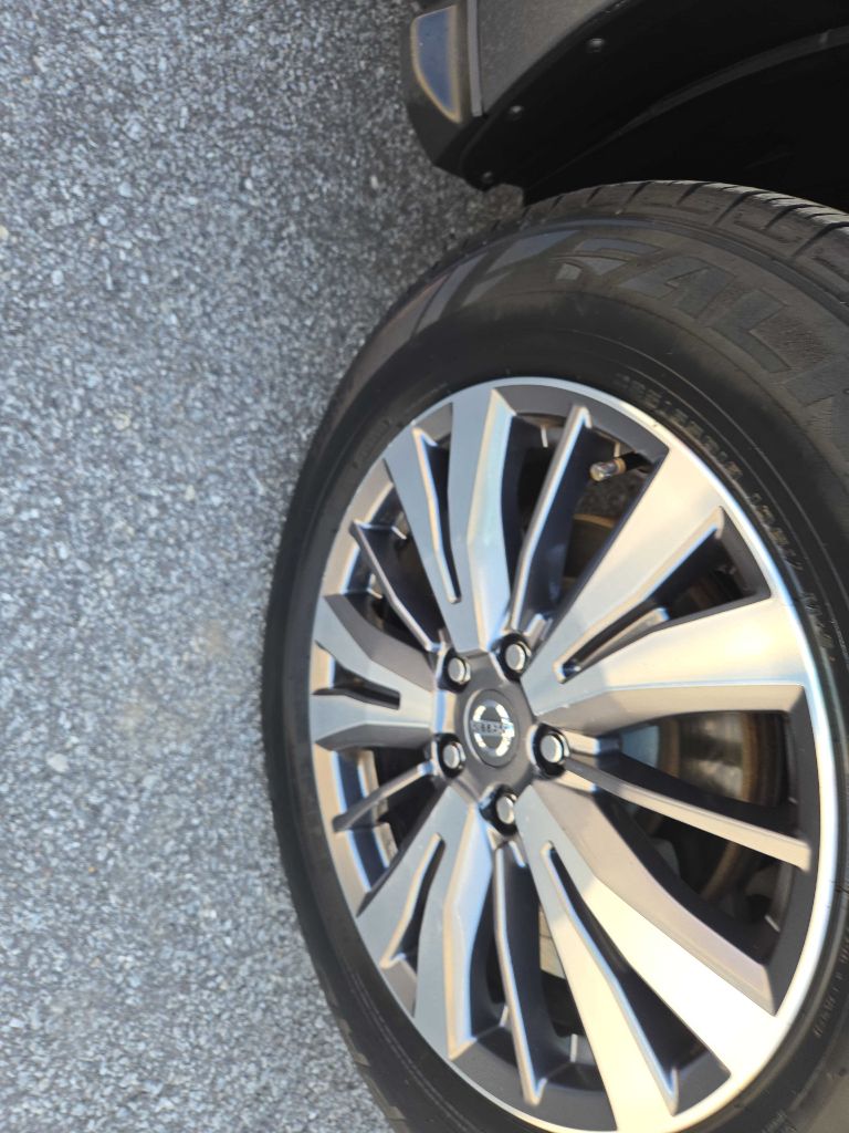 Photo 37 of this NISSAN PATHFINDER