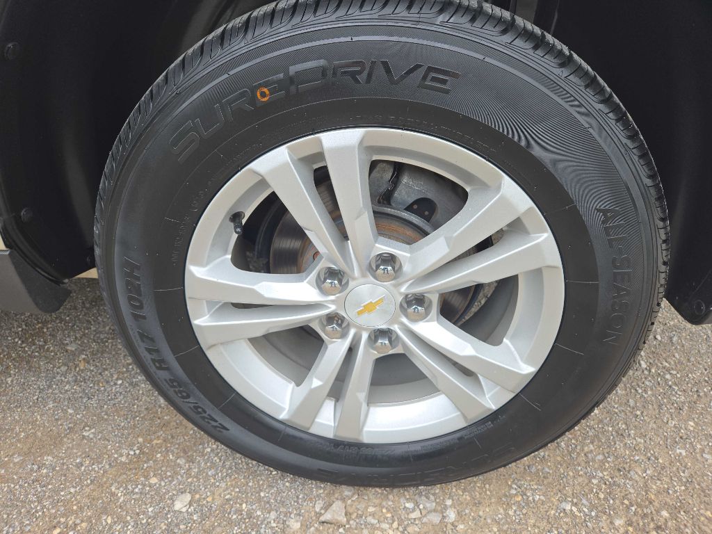 Photo 35 of this CHEVROLET EQUINOX