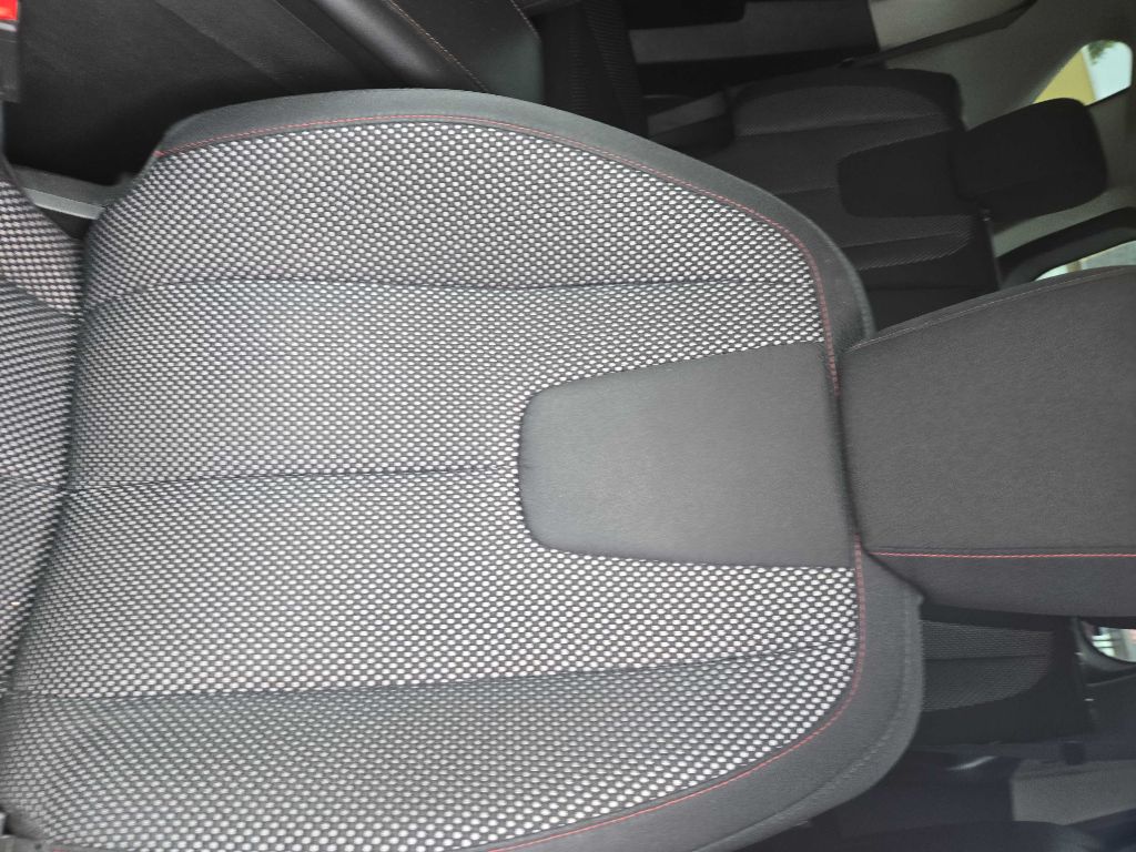 Photo 12 of this CHEVROLET EQUINOX