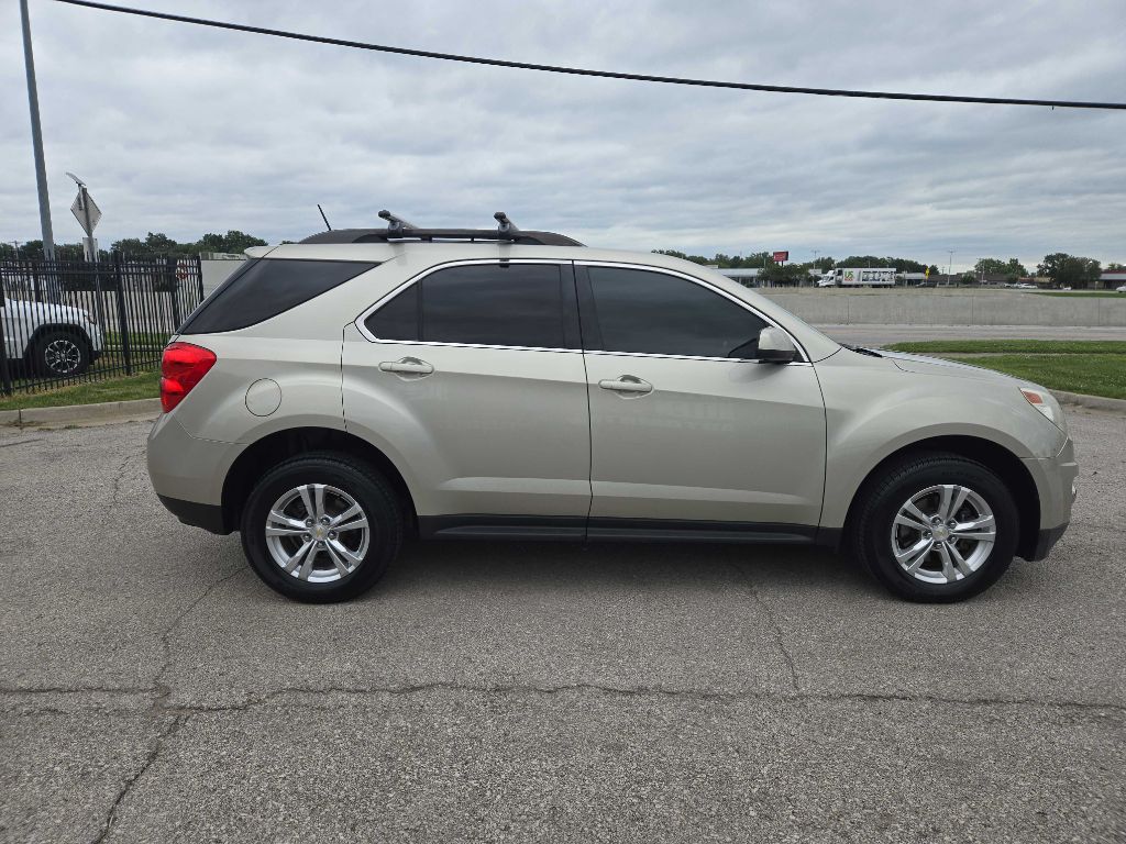 Photo 6 of this CHEVROLET EQUINOX