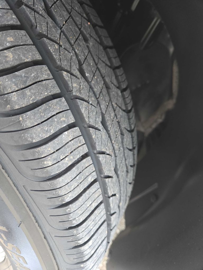Photo 34 of this CHEVROLET EQUINOX