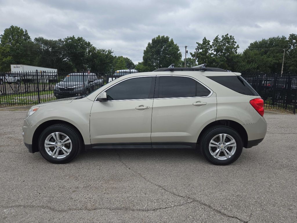 Photo 2 of this CHEVROLET EQUINOX