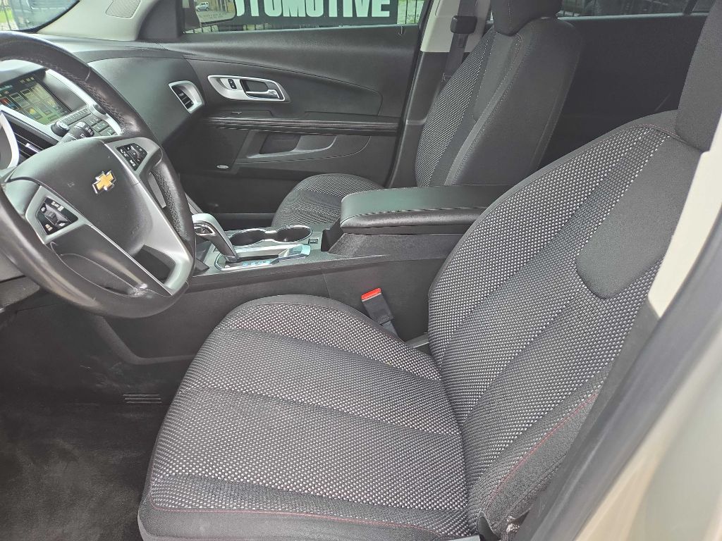 Photo 10 of this CHEVROLET EQUINOX