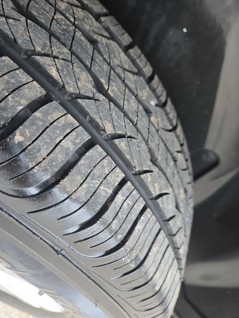 Photo 36 of this CHEVROLET EQUINOX