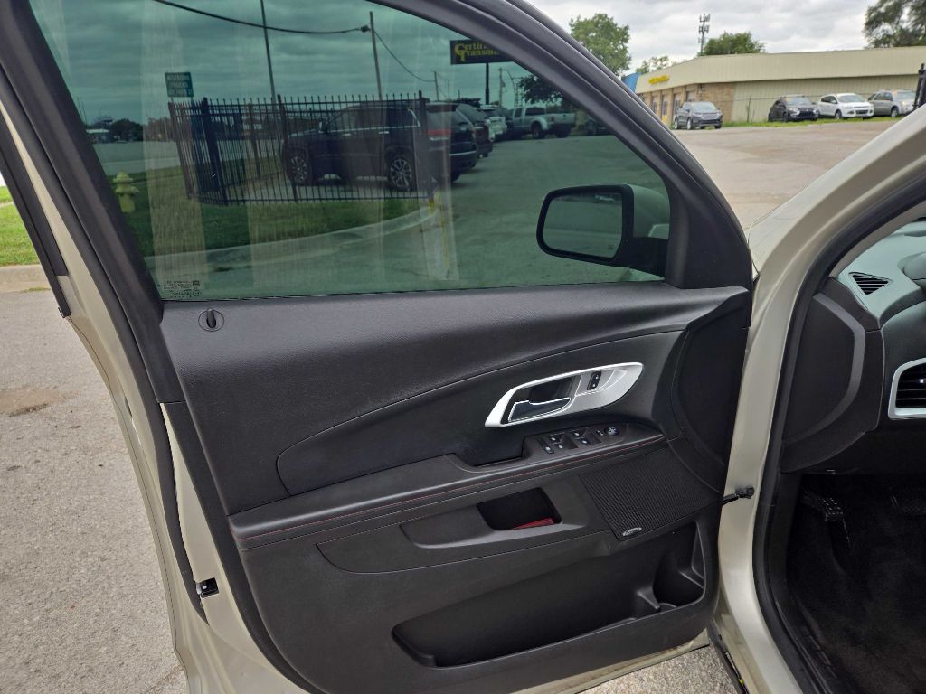 Photo 9 of this CHEVROLET EQUINOX