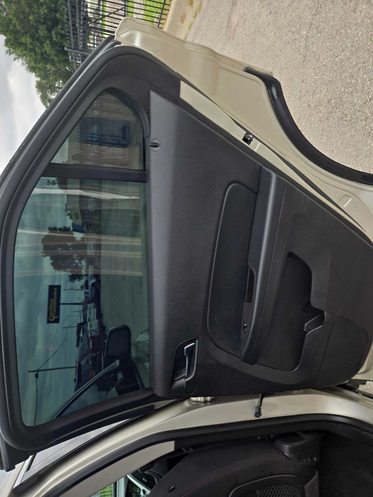 Photo 18 of this CHEVROLET EQUINOX