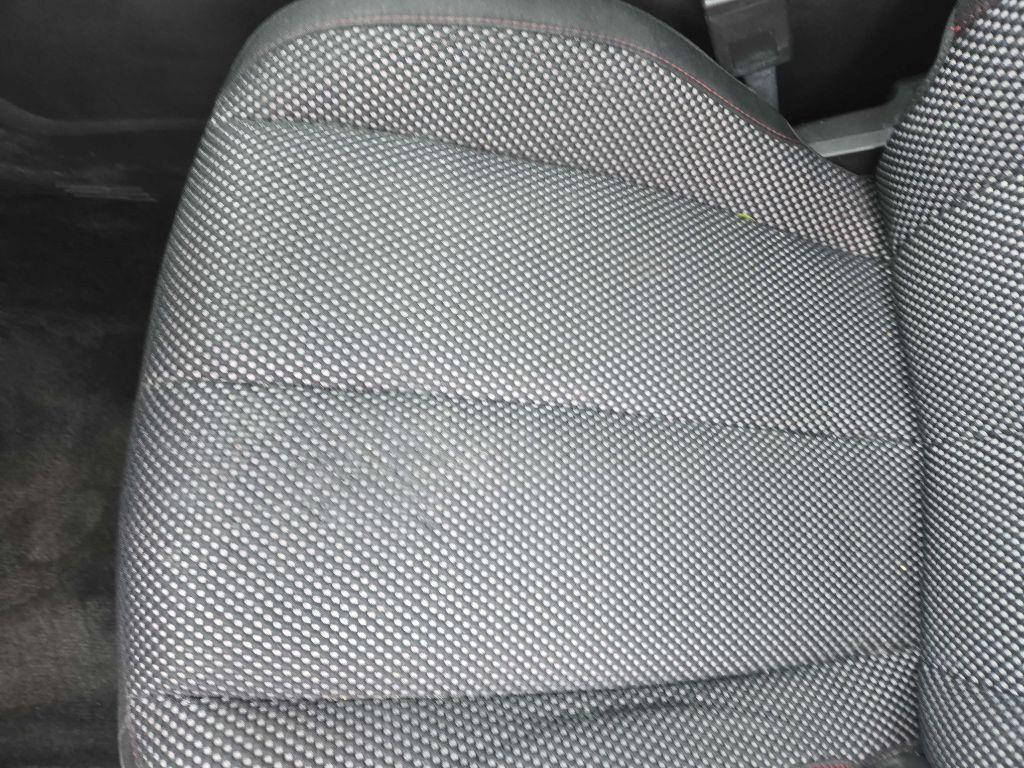 Photo 11 of this CHEVROLET EQUINOX