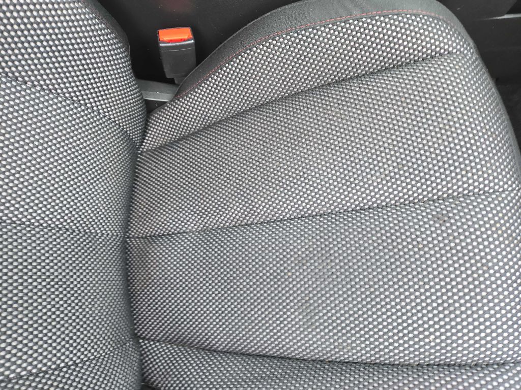 Photo 24 of this CHEVROLET EQUINOX