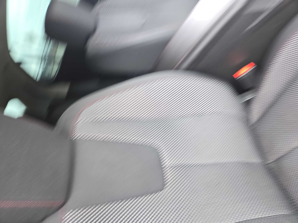 Photo 25 of this CHEVROLET EQUINOX