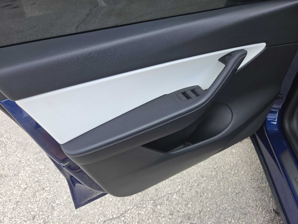 Photo 9 of this TESLA MODEL Y