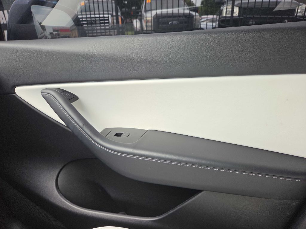 Photo 20 of this TESLA MODEL Y