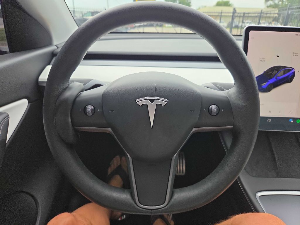 Photo 14 of this TESLA MODEL Y