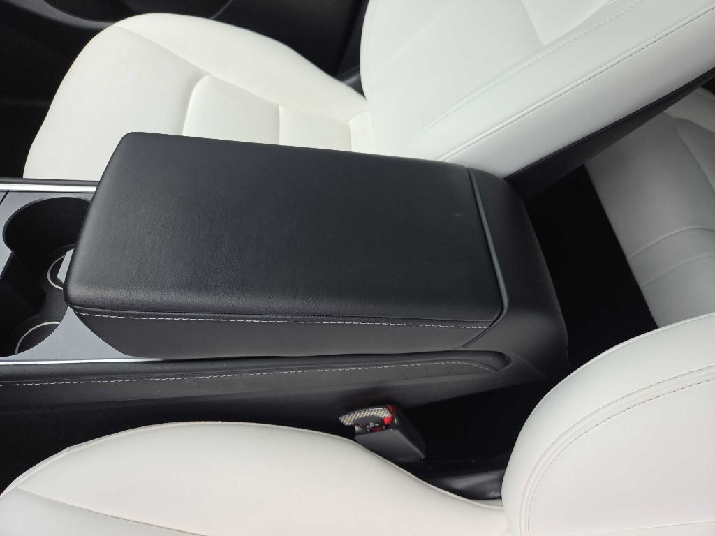 Photo 13 of this TESLA MODEL Y