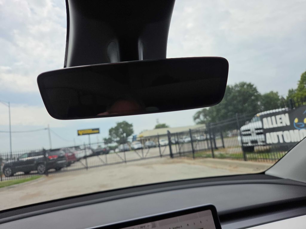 Photo 21 of this TESLA MODEL Y