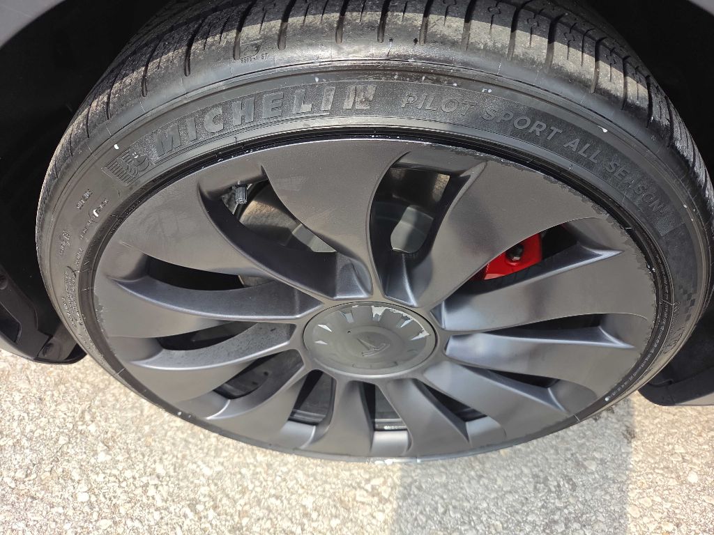 Photo 35 of this TESLA MODEL Y