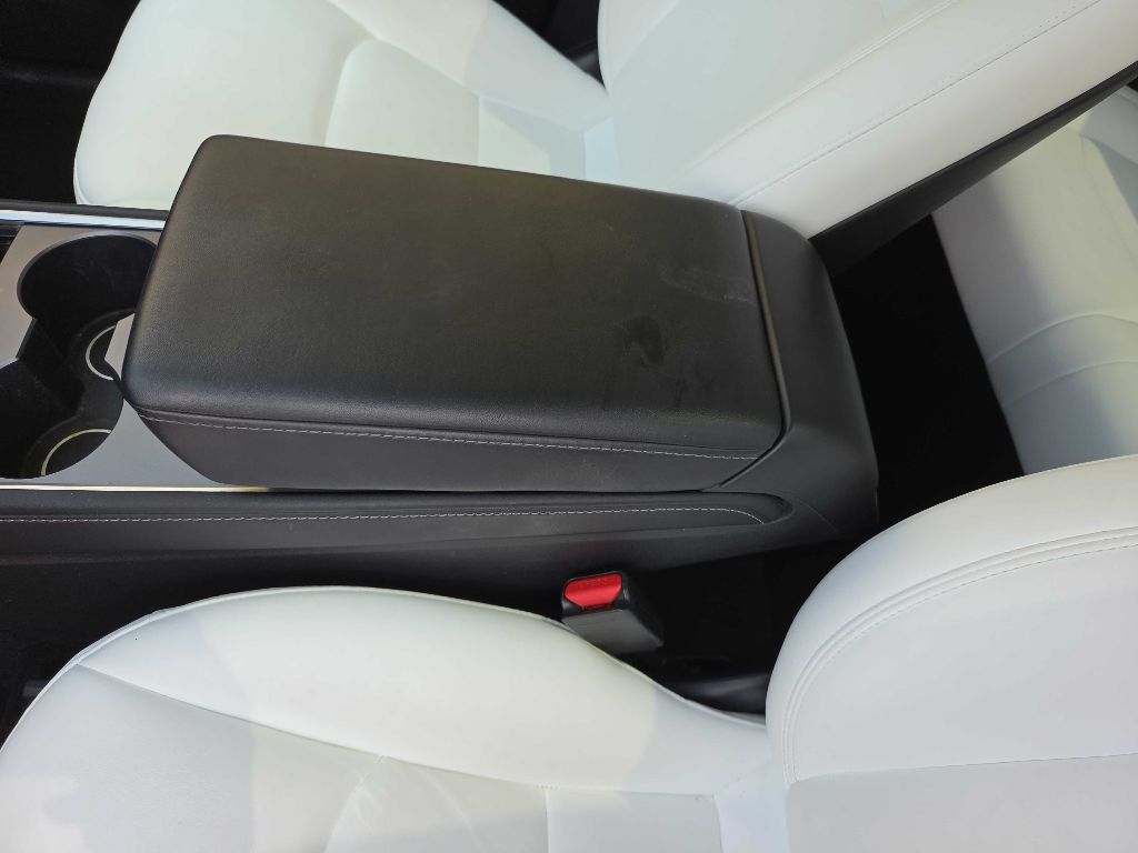 Photo 13 of this TESLA MODEL Y