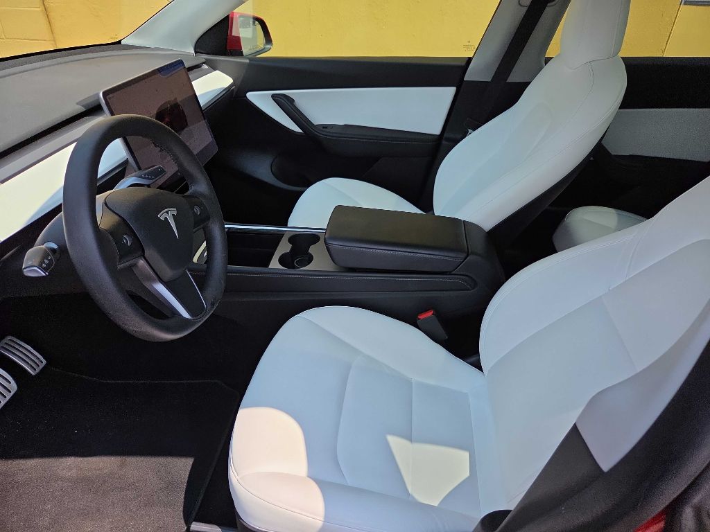 Photo 10 of this TESLA MODEL Y