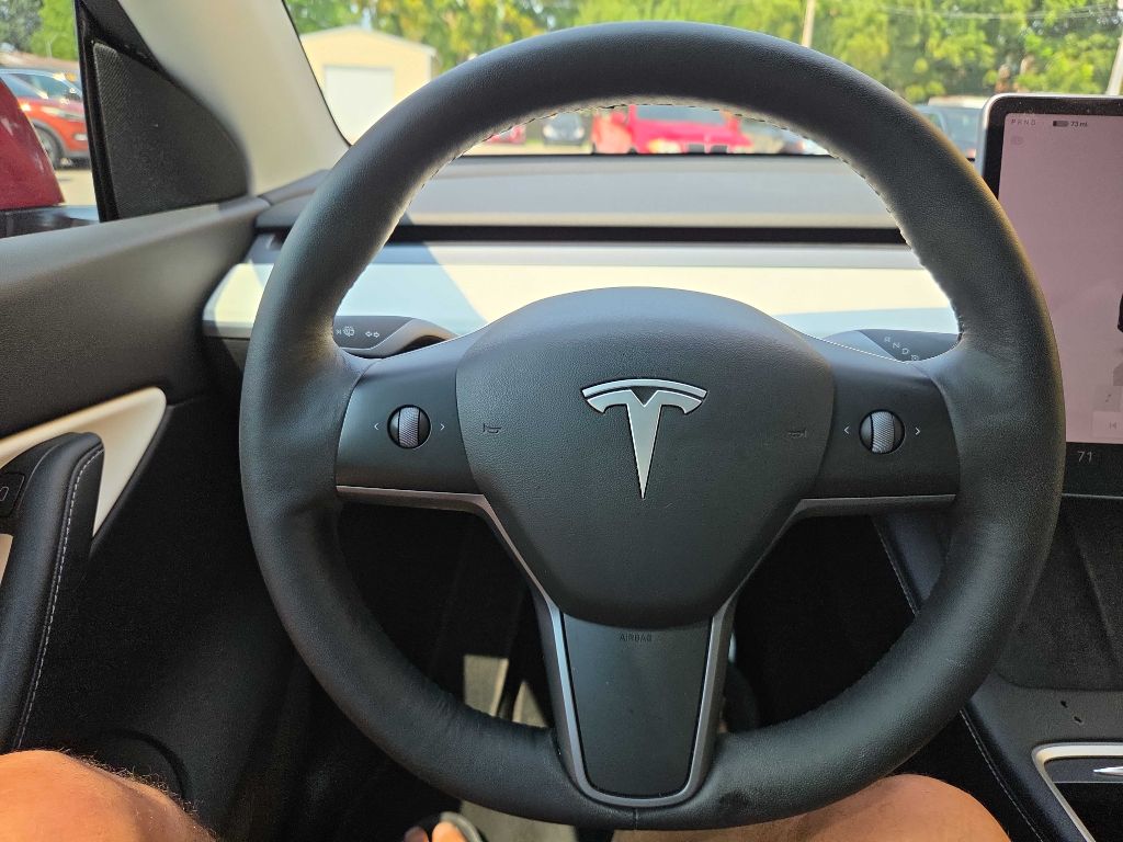 Photo 15 of this TESLA MODEL Y