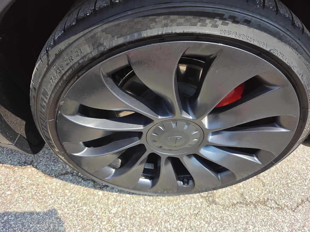 Photo 32 of this TESLA MODEL Y