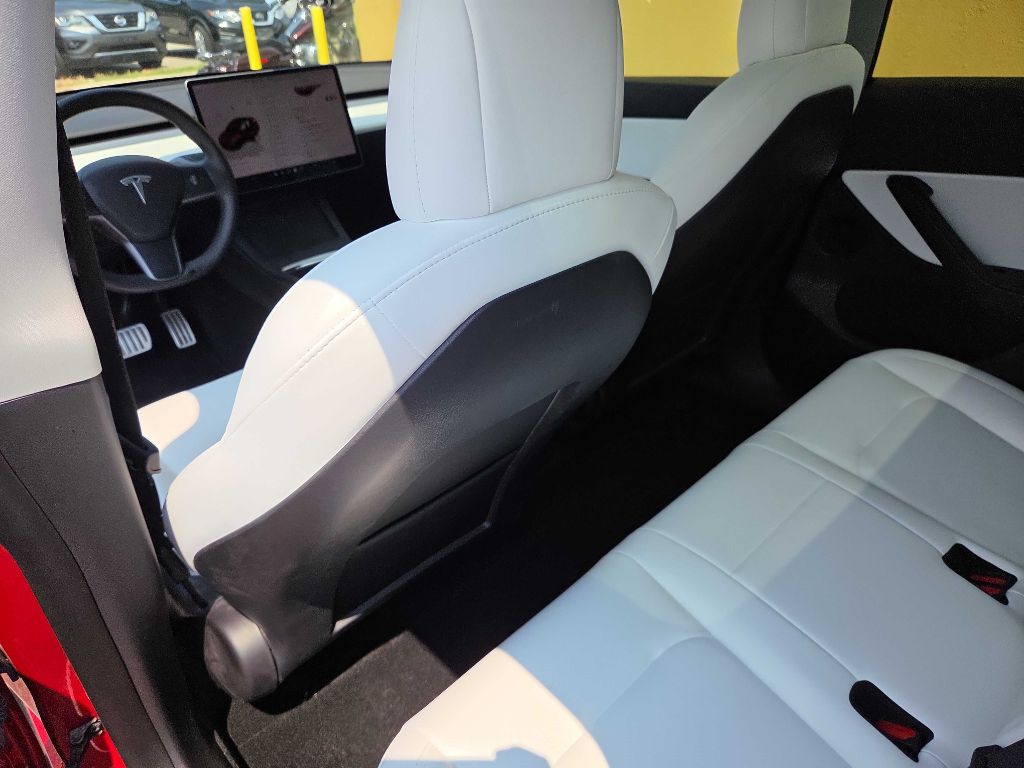 Photo 21 of this TESLA MODEL Y