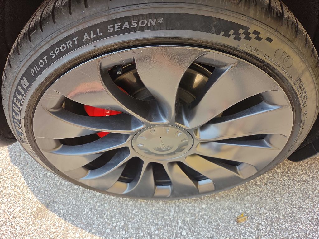 Photo 26 of this TESLA MODEL Y