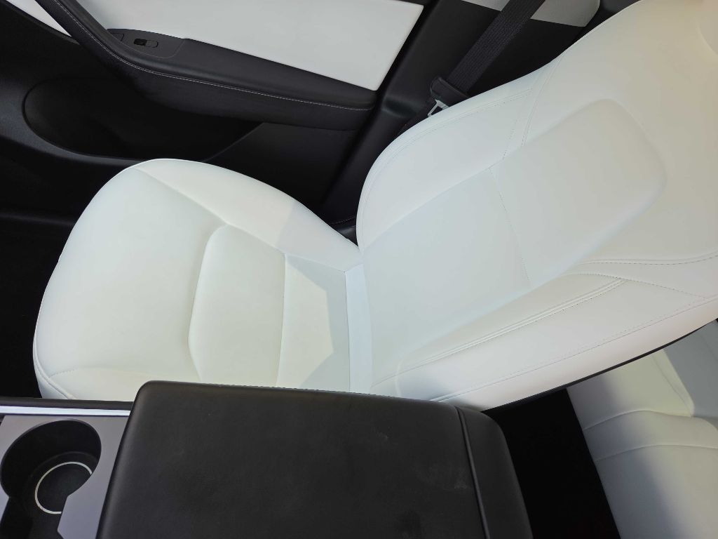 Photo 14 of this TESLA MODEL Y