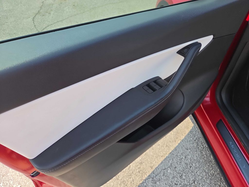 Photo 9 of this TESLA MODEL Y