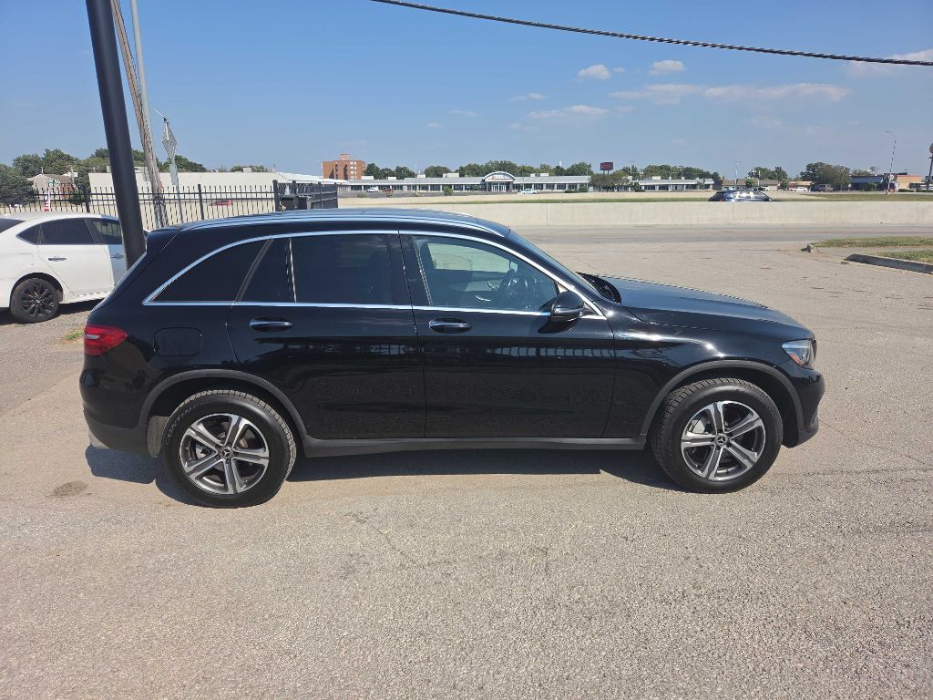 Photo 6 of this MERCEDES-BENZ GLC