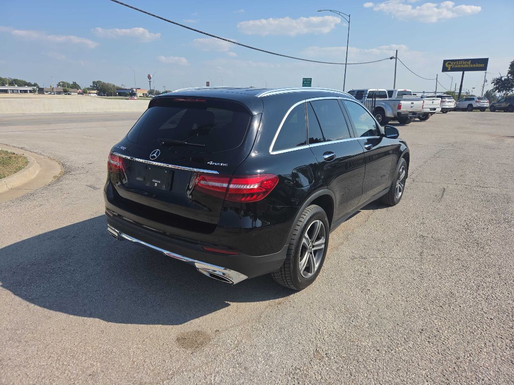 Photo 5 of this MERCEDES-BENZ GLC