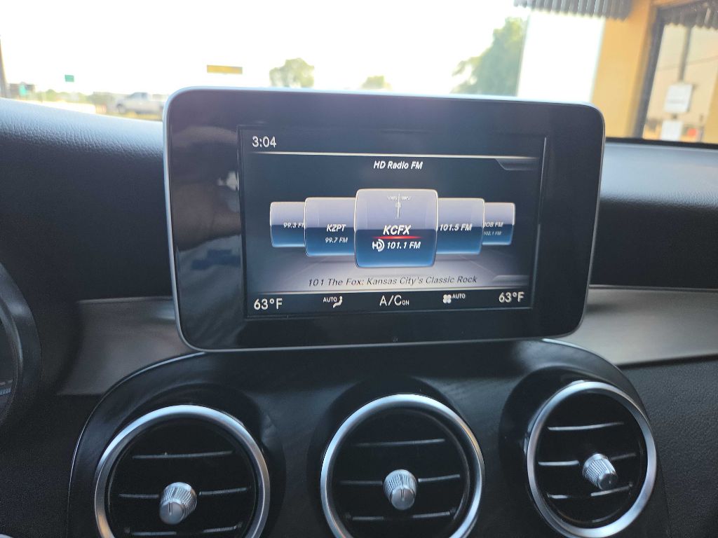 Photo 15 of this MERCEDES-BENZ GLC