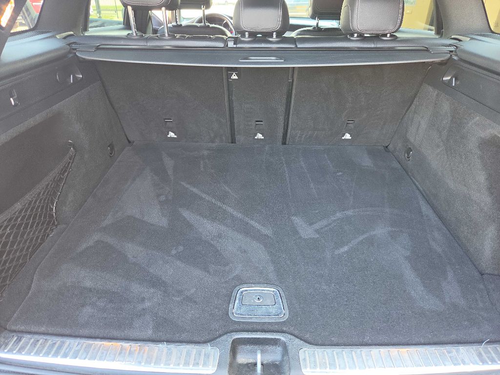 Photo 29 of this MERCEDES-BENZ GLC