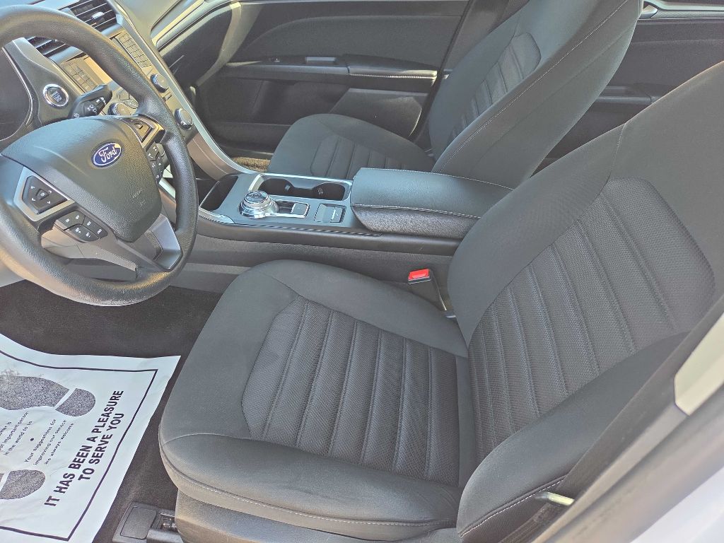 Photo 10 of this FORD FUSION