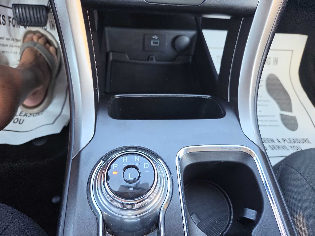 Photo 19 of this FORD FUSION