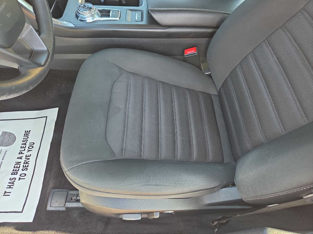 Photo 11 of this FORD FUSION