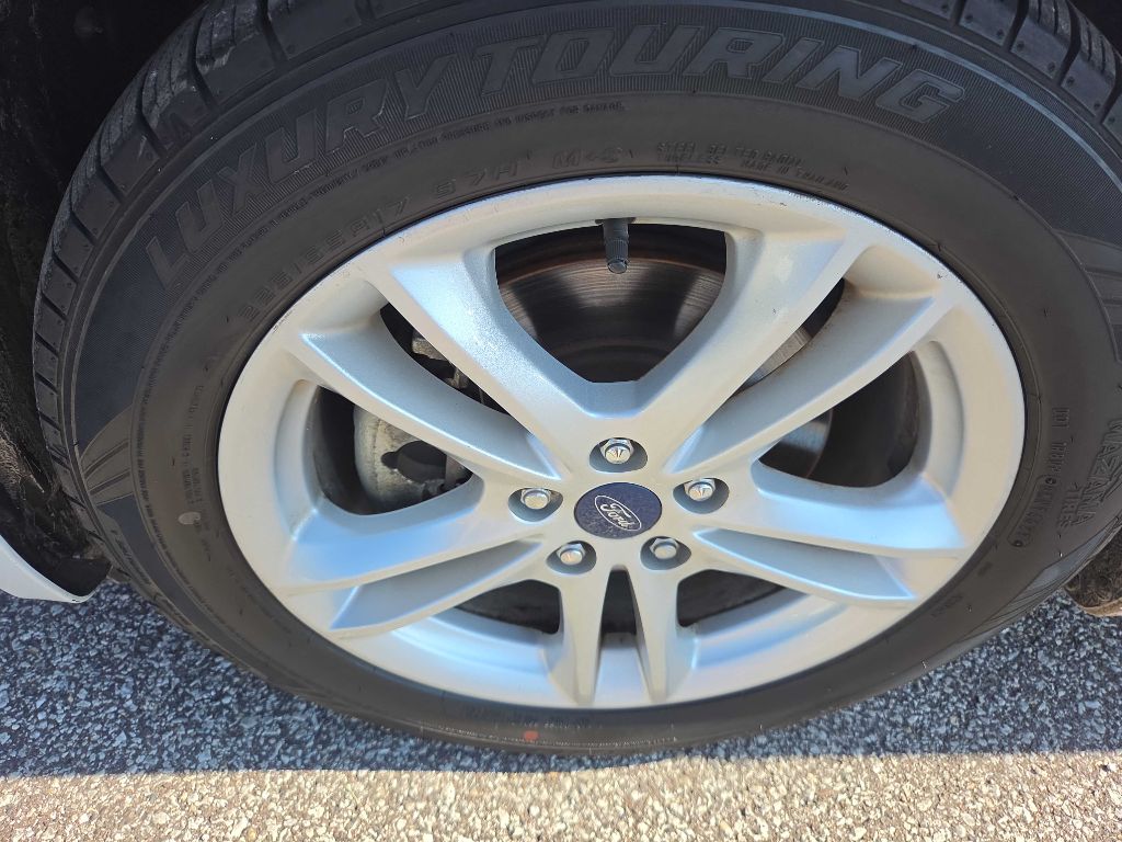 Photo 32 of this FORD FUSION