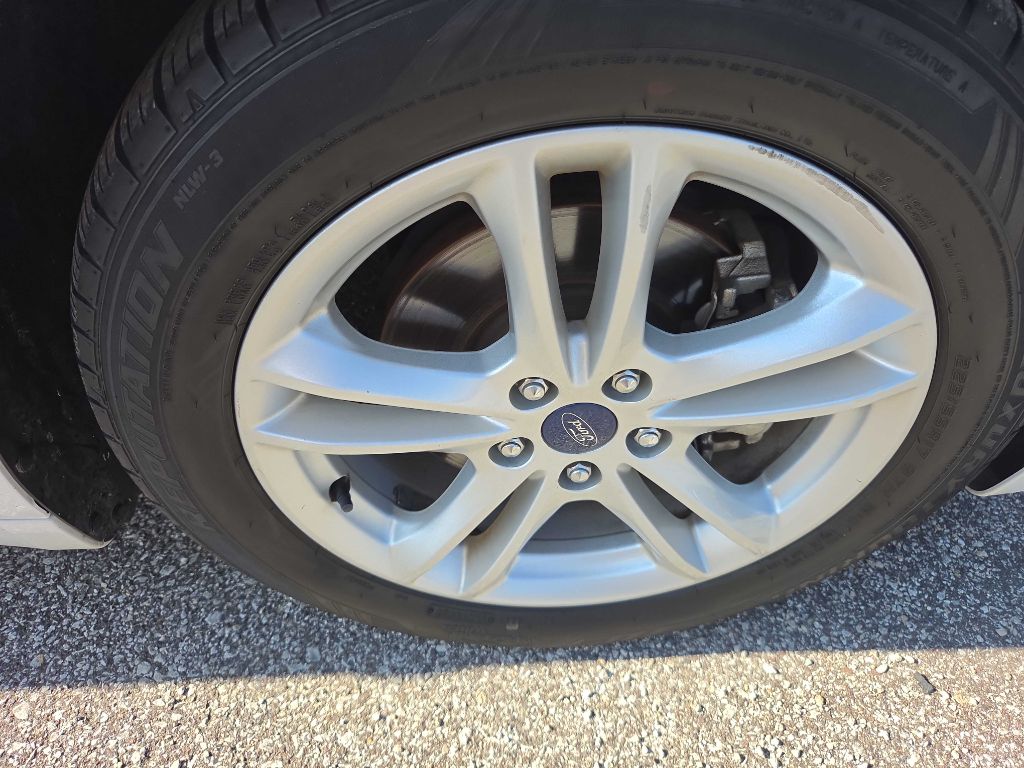 Photo 29 of this FORD FUSION